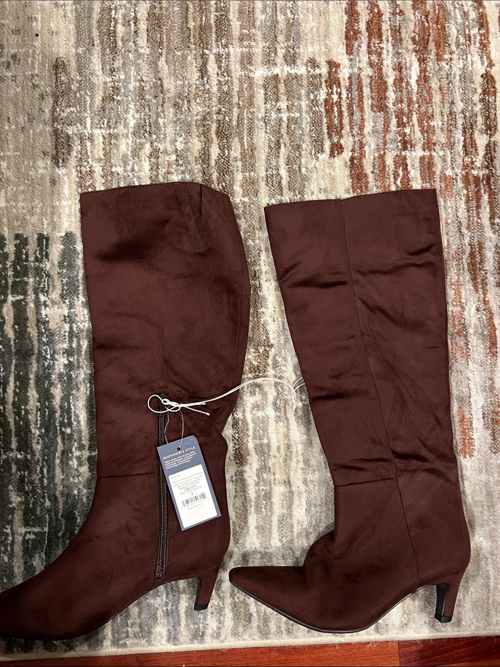 UNIVERSAL THREAD BOOTS